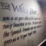 호텔 White Bear At *