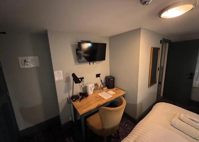 Oyo White Bear At Szálloda