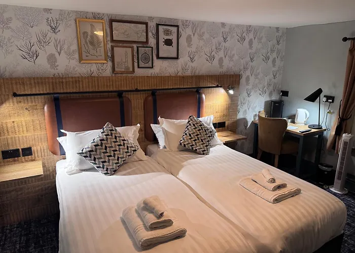 מלון Oyo White Bear At *