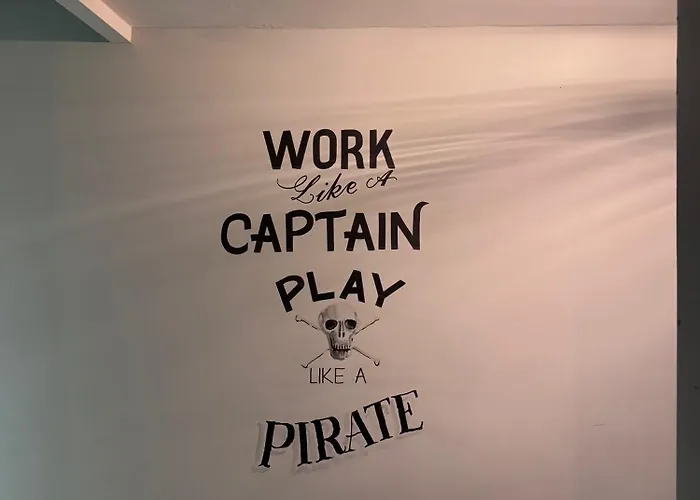 Oyo White Bear At מלון בידייל