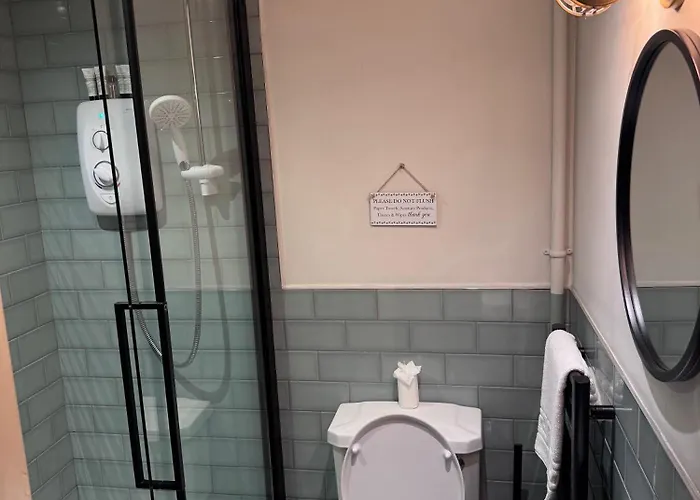 מלון Oyo White Bear At *